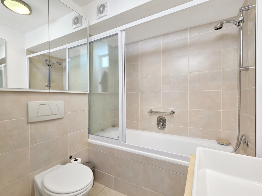 2 Bedroom Property for Sale in Sea Point Western Cape